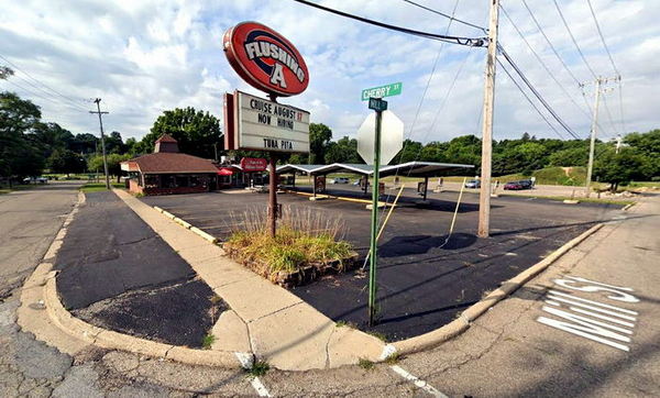 A&W Restaurant - Flushing - 200 S Cherry St